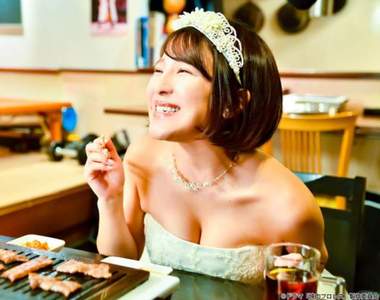 突破天際的消夜文❤《天木純的燒肉摔角》看不懂沒關係好吃就好