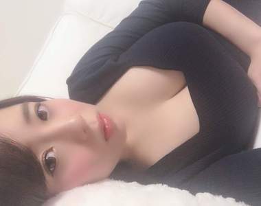 無視重力的歐派《三島奈津子》抖音小小的畫面快要塞不下那滿滿的胸部啦(ﾟρﾟ*)