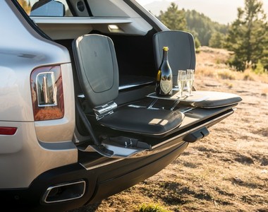 英式奢華層峰選擇 《Rolls-Royce Cullinan》榮獲年度超豪華SUV