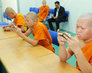 泰厲害了《泰國僧侶電競選手》爆紅　八竿子打不著的絕妙組合讓眾人驚艷