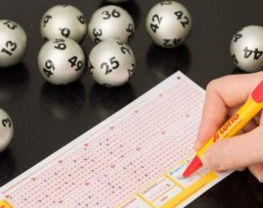 可惡羨慕《學生夢到樂透號碼》睡醒後記不住號碼隨便買還是中頭獎...