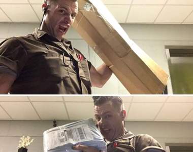 讓收貨人超開心的《幽默快遞員》讓他們送貨超級嘿皮的阿~