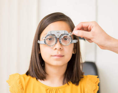 視力差才有同感《近視甘苦談》沒戴眼鏡時原來還能用手機替代!?