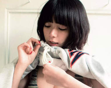 掛起來就像藝術品《2020年日本女星寫真月曆》U值小物買回去天天看心情也跟著好起來