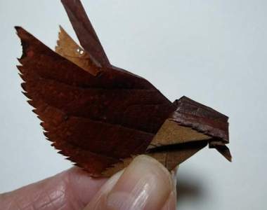 信手拈來就一隻《將落葉摺成可愛小麻雀》推友一雙巧手跟想像力真的很讚