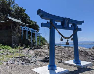 珍奇《藍色鳥居》原來鳥居不只有朱紅色,還有這些顏色鳥居存在日本各地...