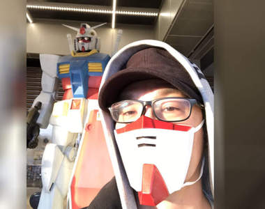 宅防疫《RX-78鋼彈口罩》盡量待在家但不得不出門的時候，也要帥一波