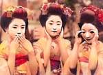 1900年代《日本女性的拍照姿勢》富有含意的「三猿」動作曾是當時的流行? 1900年代《日本女性的拍照姿勢》富有含意的「三猿」動作曾是當時的流行?