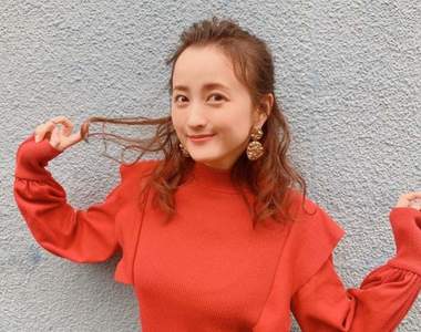 D槽寫真女神《小松彩夏》34歲的周刊雜誌寫真,現在還是一樣愛她啊