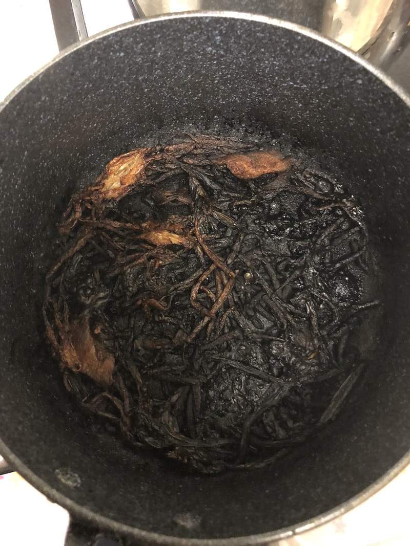圖片12 推特話題《失敗料理大賽》當料理之神放棄你時,連切個西瓜都可能失敗...ww | 宅宅新聞