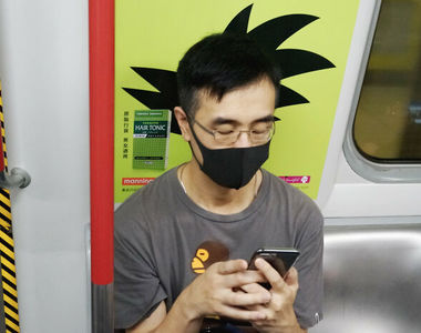 香港攝影師拍下《一閃而過街邊搞笑攝影》能拍下這些畫面真滴都太巧合惹