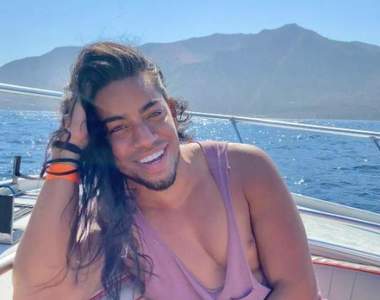 連男生都說好看的帥哥《jasondiaz》深邃的眼睛迷人的長髮，他是從童話故事裡走出來的嗎