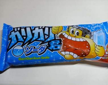 【衝擊】《嘎哩嘎哩君的後腦勺》冰棒吃了那麼多根,還是第一次看到它的背影...