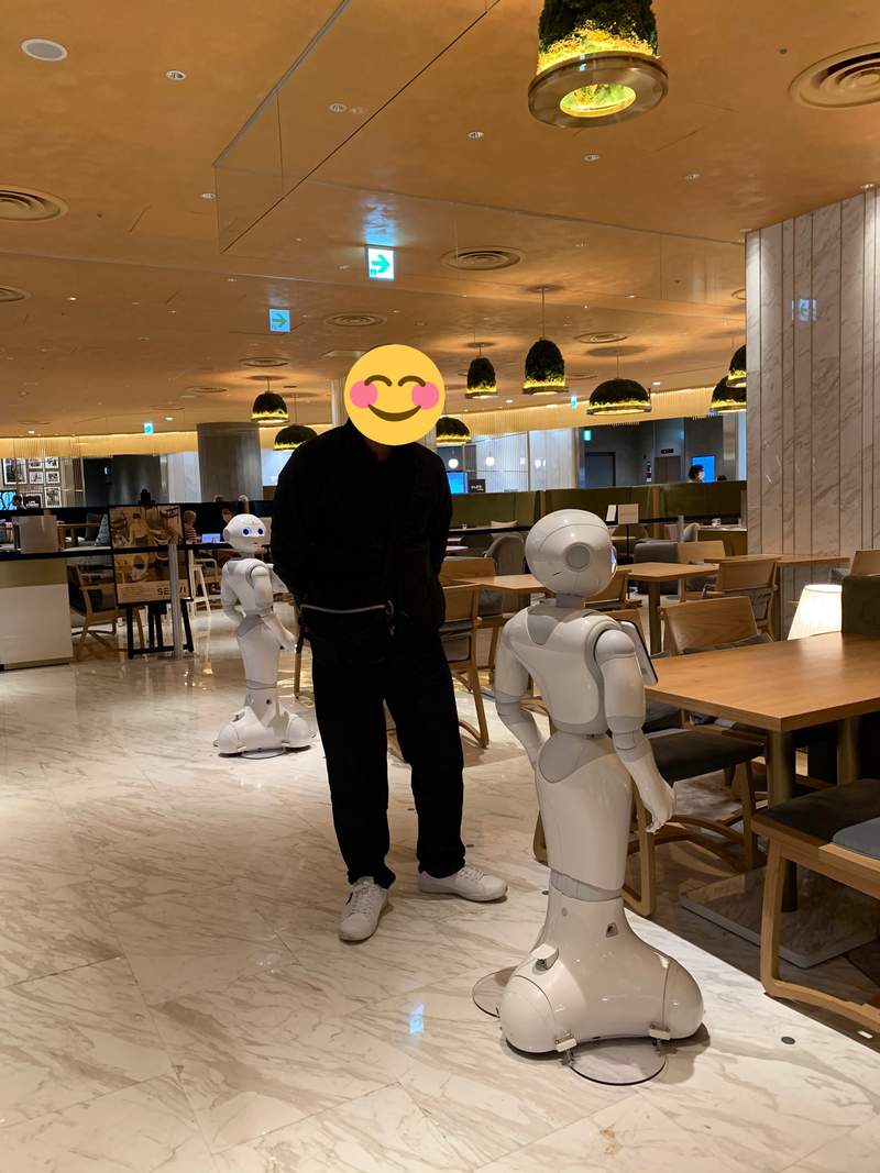 圖片10 《隔壁桌的Pepper君》機器人主題餐廳裡來自別桌的強烈視線讓人不寒而慄... | 宅宅新聞