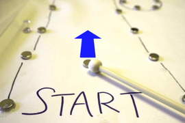 【重發】簡單好做的DIY遊戲《磁鐵急急棒》看似簡單難度頗高，要通關不容易喔