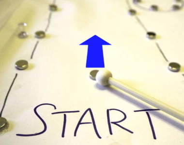 【重發】簡單好做的DIY遊戲《磁鐵急急棒》看似簡單難度頗高，要通關不容易喔