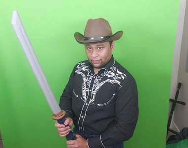 【有片】國外玩家挑戰《用武士刀遙控器玩對馬戰鬼》居合沒砍到整個就很WTF