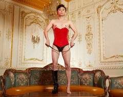 【衝擊】《有吉弘行》如願挑戰SM裝扮的性感寫真，還印成馬克杯送給觀眾ww