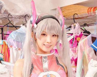 人氣coser《えなこ五歲的樣子》接受節目專訪讓觀眾看到更多私底下的她