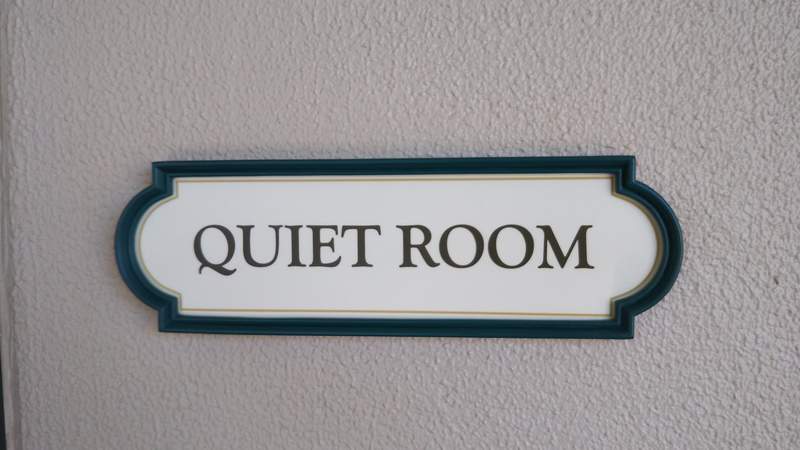 圖片9 東京迪士尼樂園《QUIET ROOM》用途不明的謎樣小屋,原來是專為外國遊客設置的空間? | 宅宅新聞