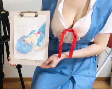 【有片】眼界昇華《不露臉繪畫教室》小姐姐每次畫圖還會換cos超用心❤