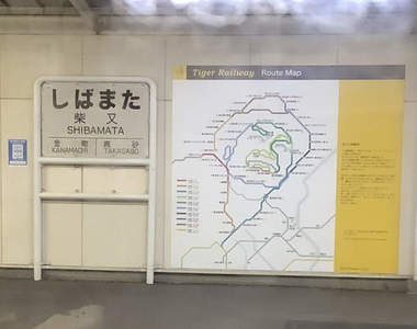 《電車路線圖中的秘密》東京柴又車站月台上的路線圖中原來藏著那個知名角色!?