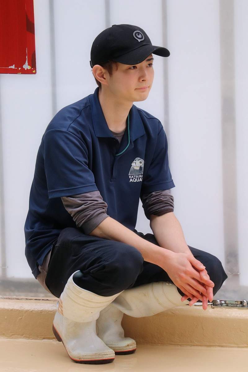 圖片4 《水族館型男》肺炎疫情下休園中的水族館,不推動物開始改推園內飼育員...ww | 宅宅新聞