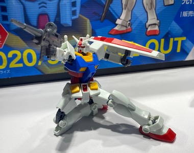 《便宜易組EG初鋼》新世代鋼彈模型爆發搶購潮 萬代神速補貨打趴轉賣商被讚翻