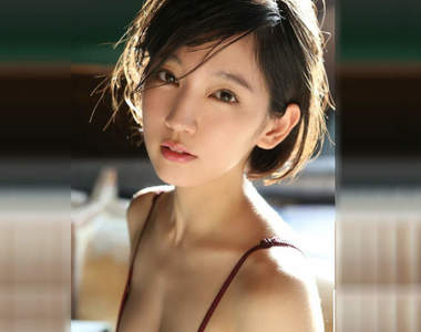 吉岡里帆第二本寫真《里帆採取 by Asami Kiyokawa》膚色洋裝嶄露前所未見的微性感