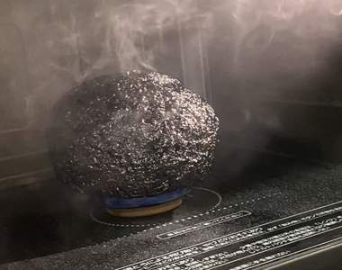 惡搞素材誕生《朋友做的布丁》料理過程中大爆發的布丁,最後竟然被電影化!?