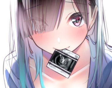 橡膠之日《杜蕾斯女孩又回來了》咬著套套的動作果然還是很撩人