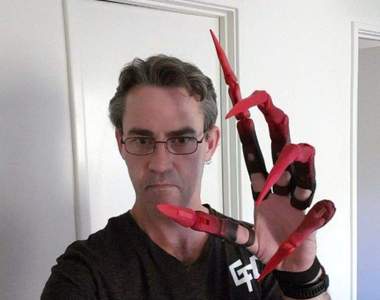 澳洲設計師打造《恐怖動感鬼手》靈活又細長的擺動勾起你內心深深的恐懼