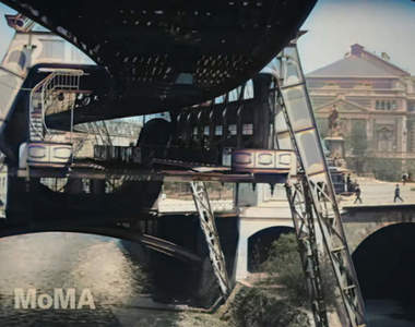 【有片】4K全彩修復《1902年德國懸吊電車》現在給我看一台倒吊的電車我也覺得很屌啊