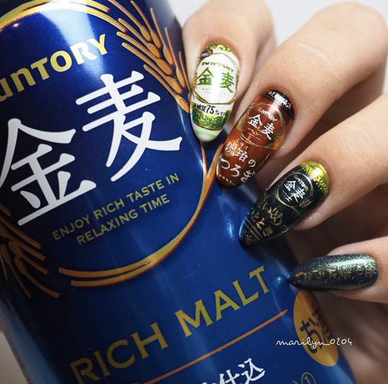 圖片7 《指尖上的啤酒瓶》超強美甲師手繪完全再現大家熟悉的酒瓶商標 | 宅宅新聞