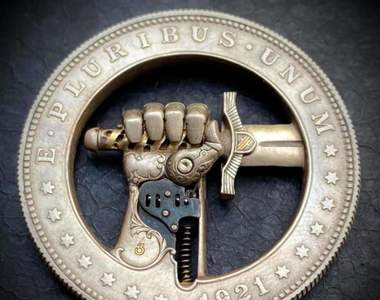 這眼力要夠好《硬幣微雕藝術家 Roman Booteen》加了機關有這樣的巧思真的超強