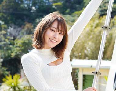 美乳youtuber《橋本甜歌》雜誌寫真展現無比的性感