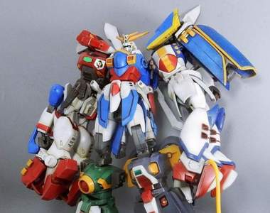 五機合體《洗牌同盟G鋼彈》變成超級系的威力表現我覺得hen可以