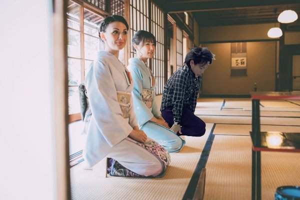 圖片21 推特突然開始的《松陰寺P圖大賽》諧星飄浮空中的搞笑瞬間意外成為熱門PS素材... | 宅宅新聞