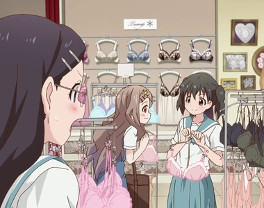 《國中女兒想要買胸罩》她肯定是對性產生興趣了？媽媽的聯想被網友抨擊想太多