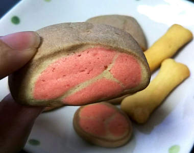 再現度超高《肉塊餅乾》彷彿半熟牛肉的絕妙色調引人食慾爆發......