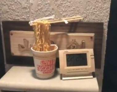 冷氣團襲北海道《零下低溫凍到泡麵都結冰》這可不是食品模型的展示喔