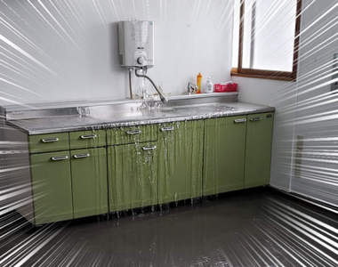 《一張圖秒懂北海道的低溫》宛如現代藝術般的冰結畫面，事後清理才讓人崩潰啊啊啊