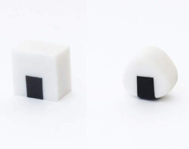 美大生設計《飯糰橡皮擦》慢慢擦出三角飯糰的形狀,還能期待內餡的口味❤