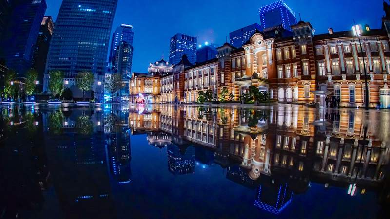 圖片9 絕美《雨天的東京車站》淋濕的路面倒映出滿富歷史風味的紅磚建築之美 | 宅宅新聞