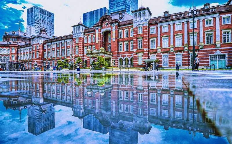 圖片17 絕美《雨天的東京車站》淋濕的路面倒映出滿富歷史風味的紅磚建築之美 | 宅宅新聞