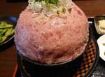 總重1.1kg《真男人的蔥鮪魚丼》醋飯&鮪魚泥交互堆疊成的大份量料理,光看我都飽了ww 總重1.1kg《真男人的蔥鮪魚丼》醋飯&鮪魚泥交互堆疊成的大份量料理,光看我都飽了ww