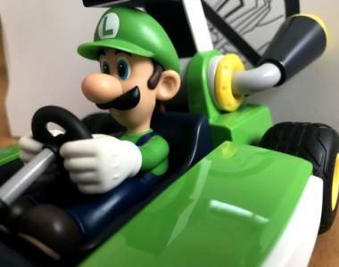 清潔系電玩《瑪利歐賽車實況 家庭賽車場》裝上拖把你就能發現新世界