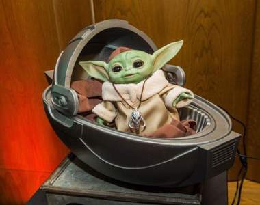 宇宙最萌《尤達寶寶互動模型》可以感受原力放著躺還會睡覺，超想買來照顧它