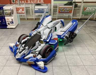 有愛機師改裝《鋼彈四驅車》使用Trans-AM加速，估計對手連車尾燈都看不到