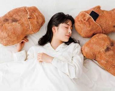 吃貨必見《炸雞塊抱枕》搭配炸雞油炸聲，天天讓Q彈雞塊伴你入眠（？）